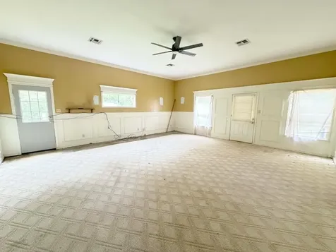 1123 Creekwood Street Crockett TX 75835