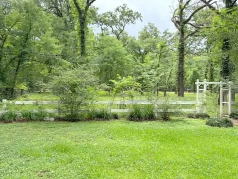 1123 Creekwood Street Crockett TX 75835