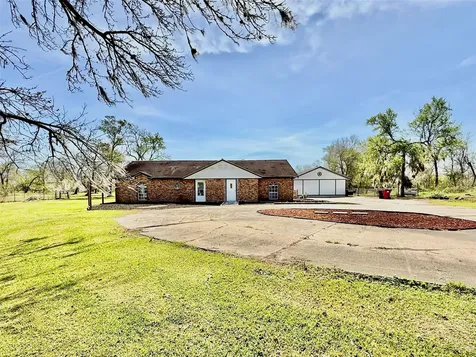 4183 County Road 571 West Columbia TX 77486