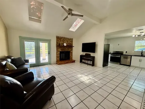 4183 County Road 571 West Columbia TX 77486
