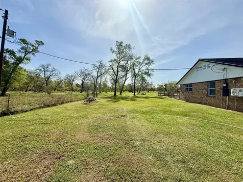 4183 County Road 571 West Columbia TX 77486