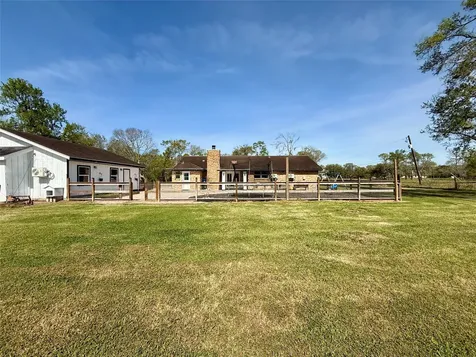 4183 County Road 571 West Columbia TX 77486