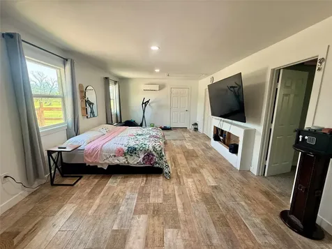 4183 County Road 571 West Columbia TX 77486