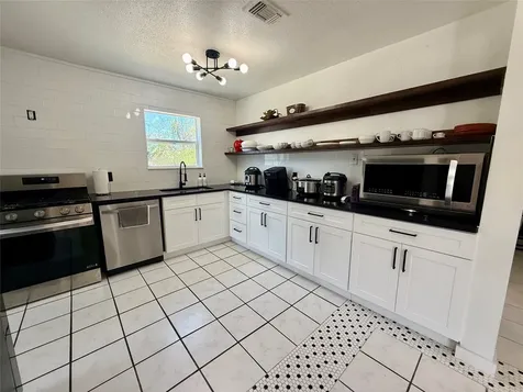 4183 County Road 571 West Columbia TX 77486