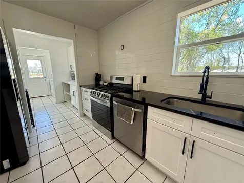 4183 County Road 571 West Columbia TX 77486