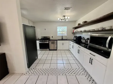 4183 County Road 571 West Columbia TX 77486