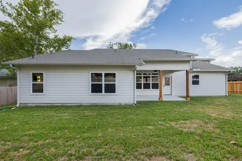 271 S College Street La Grange TX 78945