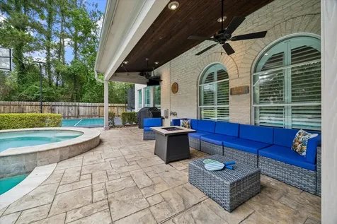 2806 Whispering Fern Court Kingwood TX 77345