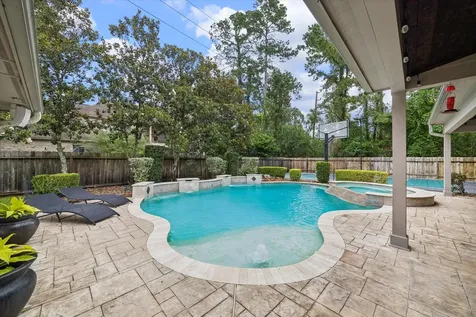 2806 Whispering Fern Court Kingwood TX 77345