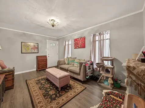 2511 Marilee Ln Unit 4 Houston TX 77057