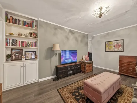 2511 Marilee Ln Unit 4 Houston TX 77057