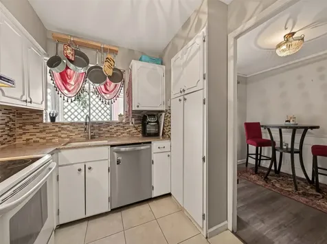 2511 Marilee Ln Unit 4 Houston TX 77057