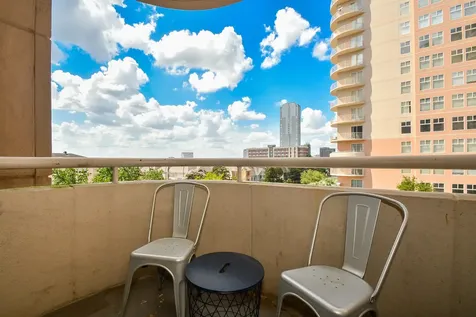 3525 Sage Road 514 Houston TX 77056