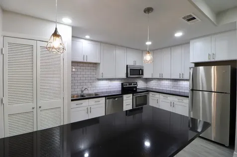 5929 Queensloch Drive 116 Houston TX 77096