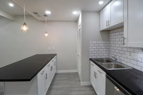 5929 Queensloch Drive 116 Houston TX 77096