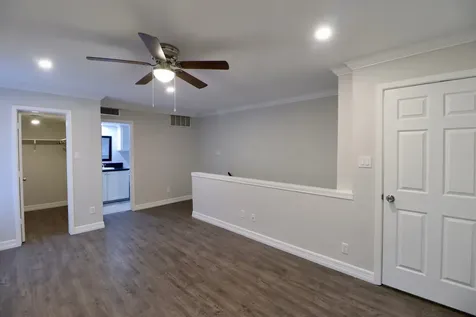 5929 Queensloch Drive 116 Houston TX 77096