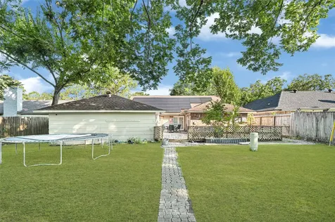 5343 Royal Parkway Friendswood TX 77546