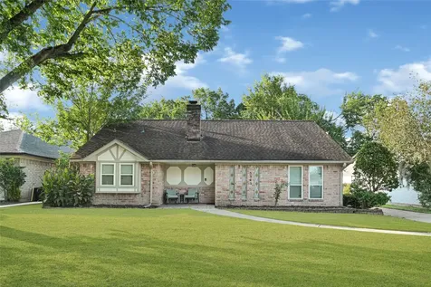 5343 Royal Parkway Friendswood TX 77546