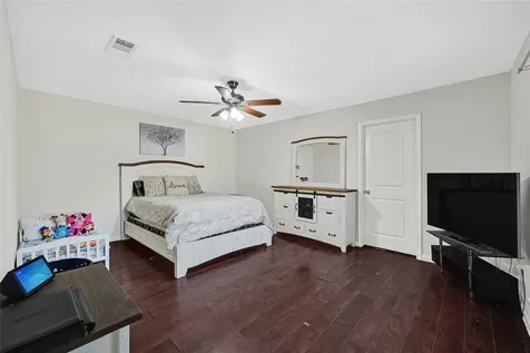 5343 Royal Parkway Friendswood TX 77546