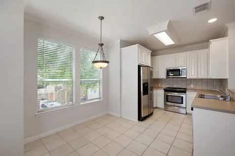1727 Hadley Street Houston TX 77003
