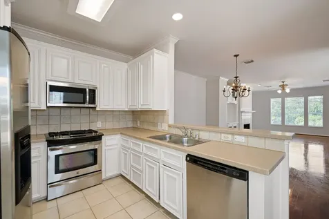 1727 Hadley Street Houston TX 77003