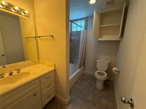 8715 Meadowcroft Drive 1204 Houston TX 77063