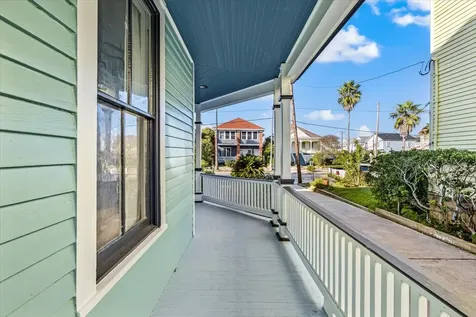 2207 Bernardo De Galvez Galveston TX 77550