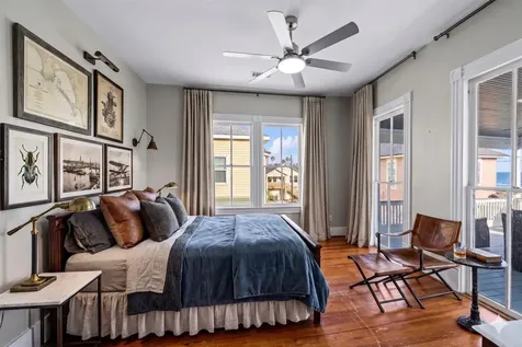 2207 Bernardo De Galvez Galveston TX 77550