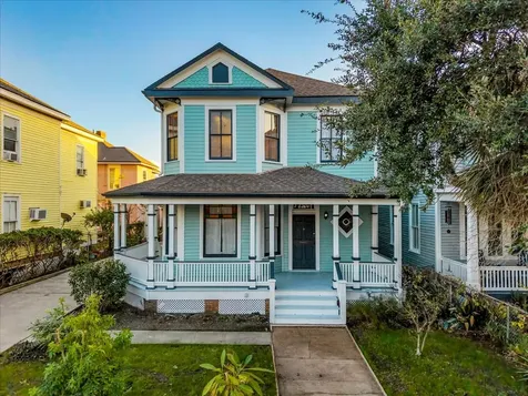 2207 Bernardo De Galvez Galveston TX 77550