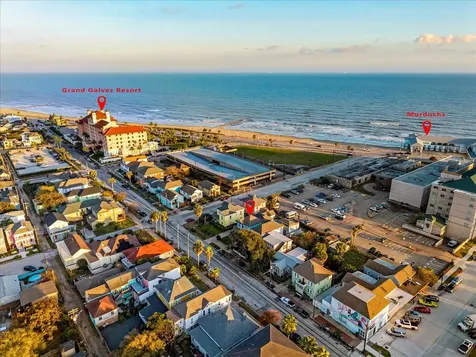 2207 Bernardo De Galvez Galveston TX 77550