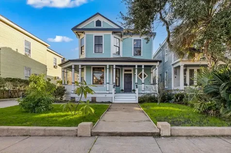 2207 Bernardo De Galvez Galveston TX 77550