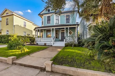 2207 Bernardo De Galvez Galveston TX 77550