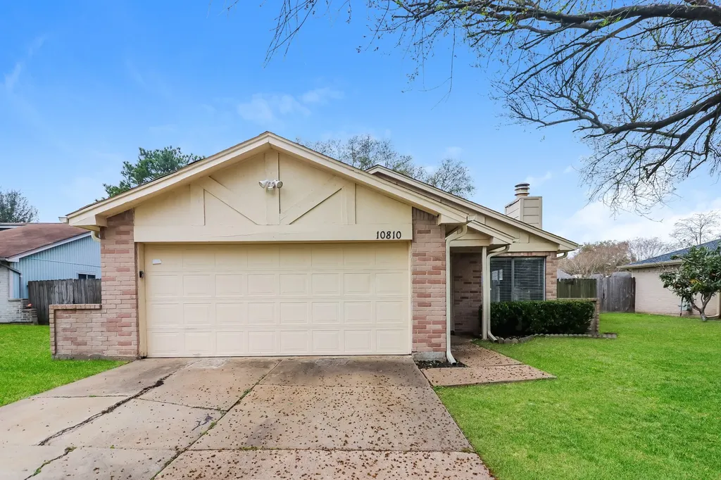 10810 Lakewood Oaks Drive Sugar Land TX 77498