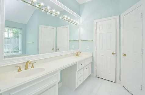 15814 El Dorado Oaks Drive Houston TX 77059