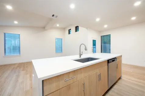 2517 Appian Way B Roman Forest TX 77357
