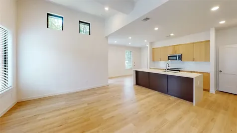 2517 Appian Way B Roman Forest TX 77357