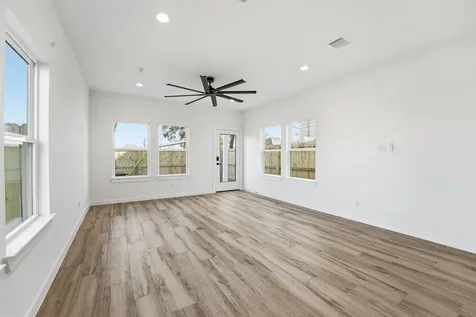 530 N 4th Street La Porte TX 77571
