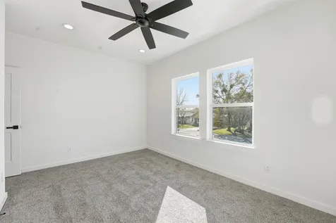 530 N 4th Street La Porte TX 77571