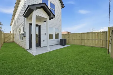 530 N 4th Street La Porte TX 77571