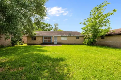 5130 Court Road Houston TX 77053