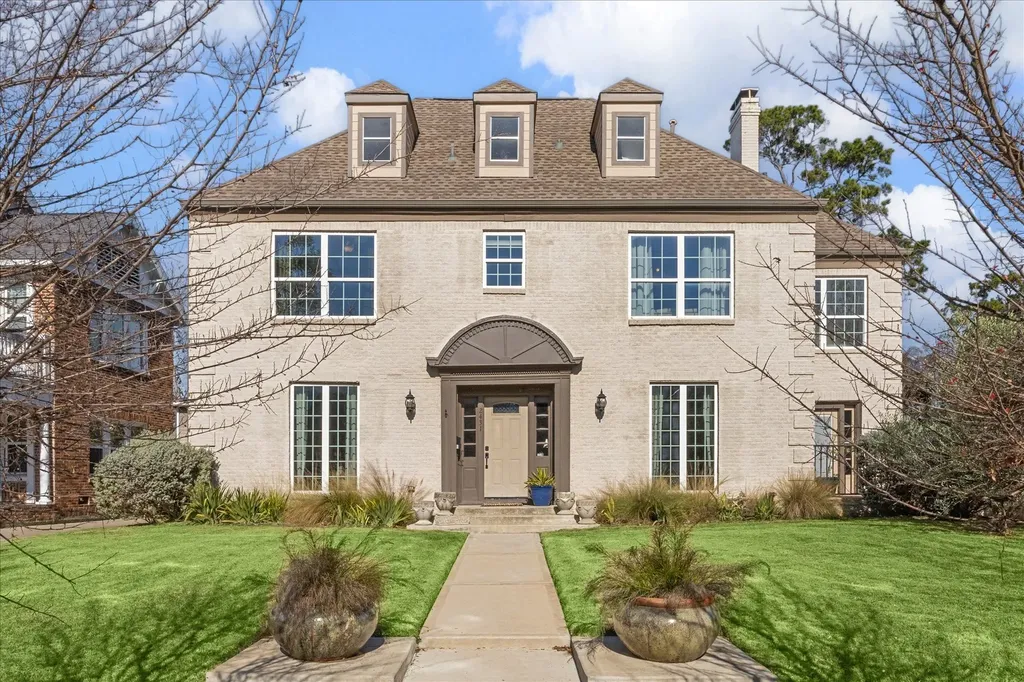 2431 Calumet Street Houston TX 77004