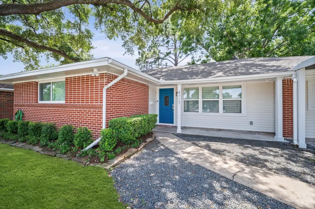 4717 Chrystell Lane Houston TX 77092
