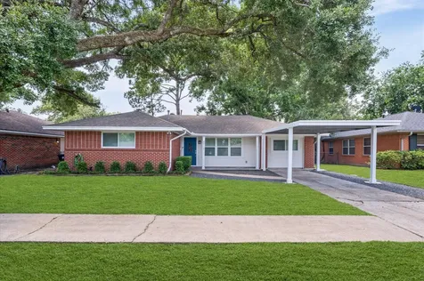 4717 Chrystell Lane Houston TX 77092