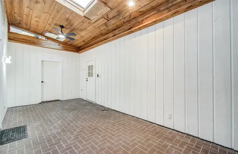 1888 Saxony Lane Houston TX 77058