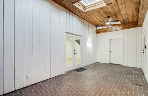 1888 Saxony Lane Houston TX 77058