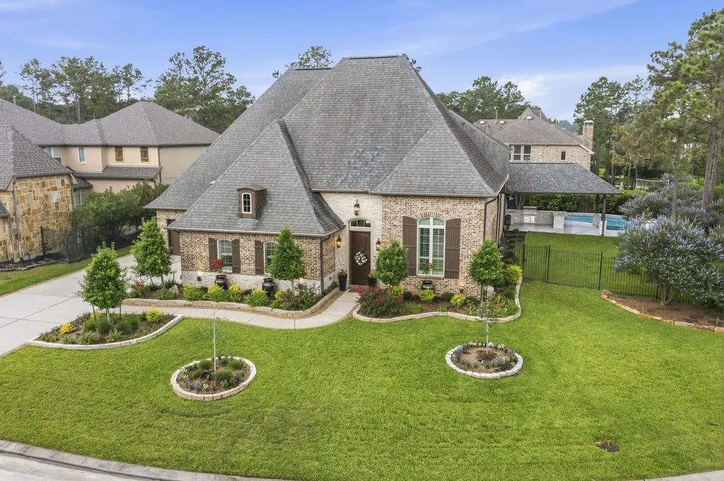 15 N Shasta Bend Circle The Woodlands TX 77389