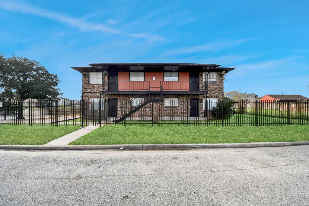 1320 Griffin Street 4 Houston TX 77009