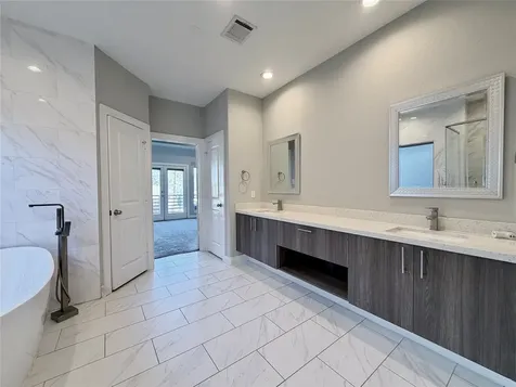 8404 Safeguard Street Houston TX 77051