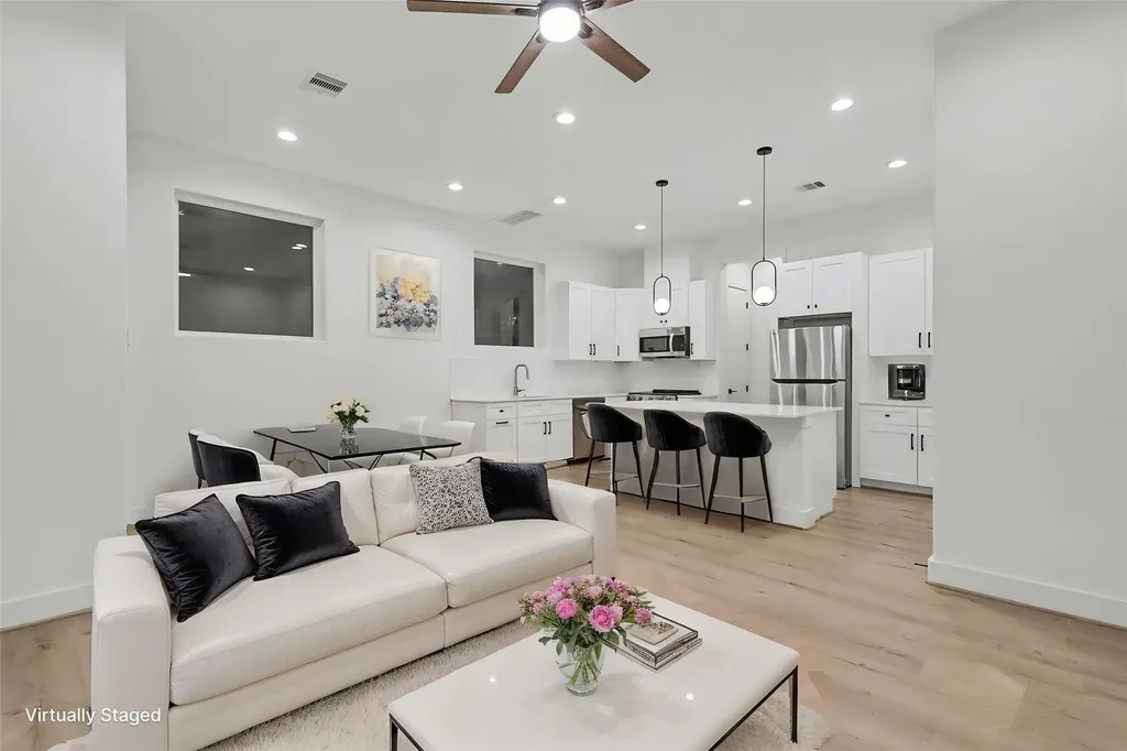 203 Danna Lane A Houston TX 77009