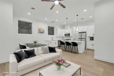 203 Danna Lane A Houston TX 77009